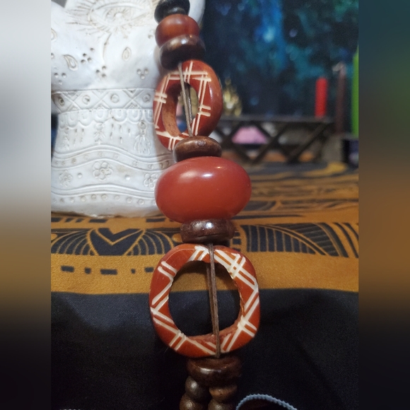 VINTAGE Gorgeous long boho wooden necklace with detailed beading - Picture 2 of 6